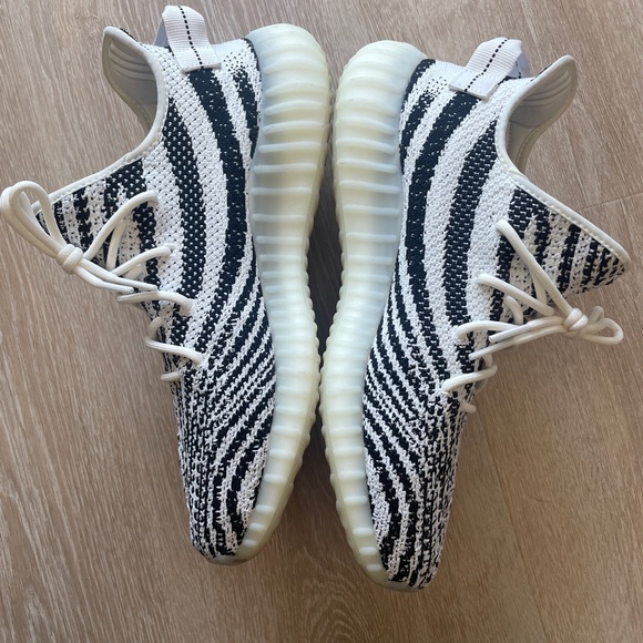 Adidas Yeezy Boost 350 V2 zebra main image 5